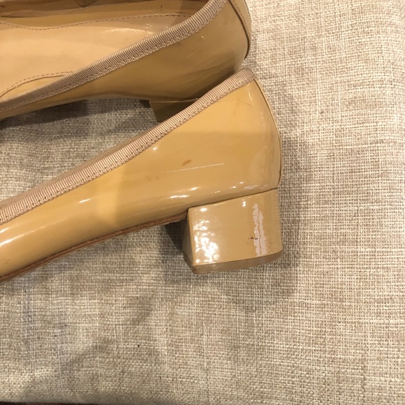 Tory Burch Patent Leather Round Toe Pumps Low Heel Size 10 Khaki Beige Color - Picture 10 of 12